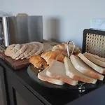 Aux Etangs Fleuris Bed & Breakfast