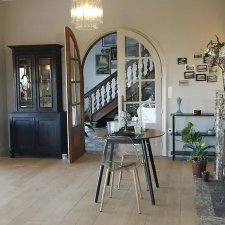 Aux Etangs Fleuris Bed and Breakfast