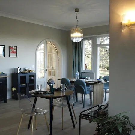 Aux Etangs Fleuris Bed and Breakfast