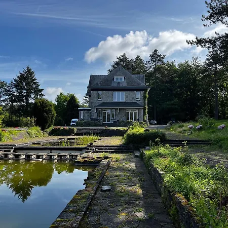 Aux Etangs Fleuris Bed and Breakfast Rochefort