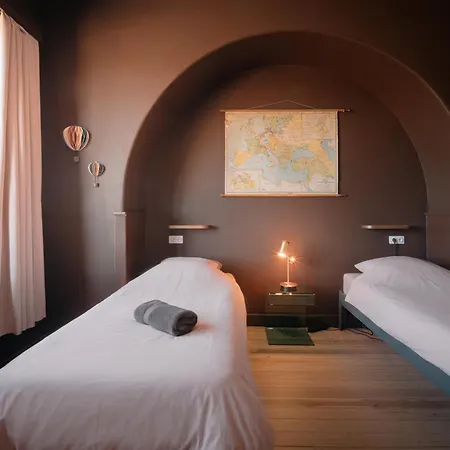 Aux Etangs Fleuris Bed & Breakfast