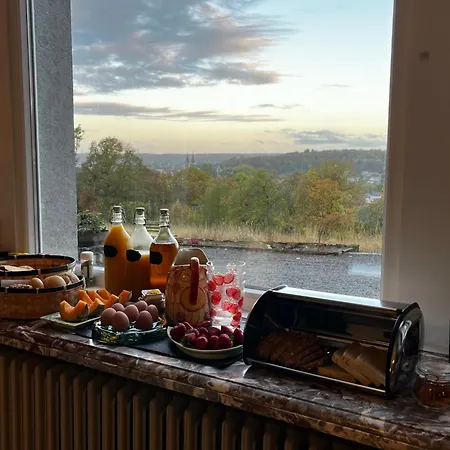 Aux Etangs Fleuris Bed & Breakfast