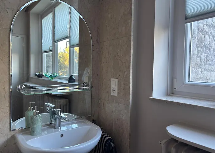 Aux Etangs Fleuris לינה וארוחת בוקר רושפורט