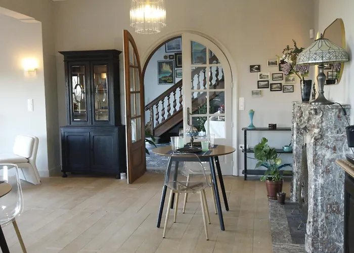 Aux Etangs Fleuris Bed & Breakfast