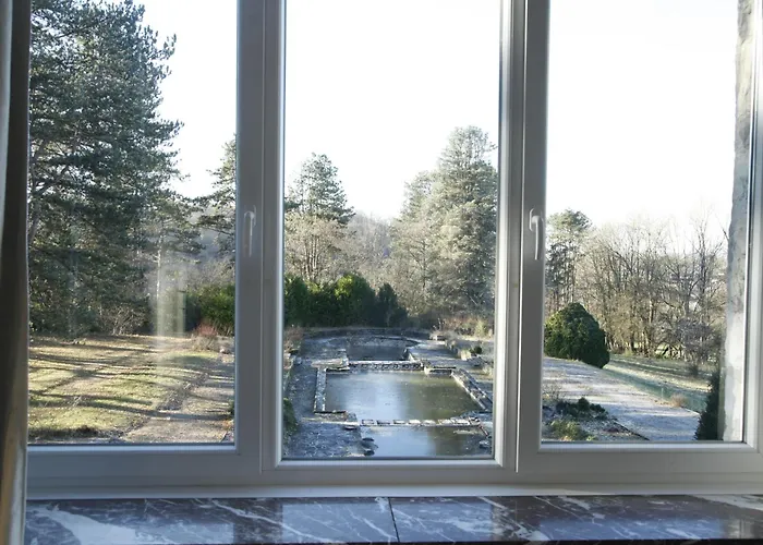 Aux Etangs Fleuris לינה וארוחת בוקר רושפורט